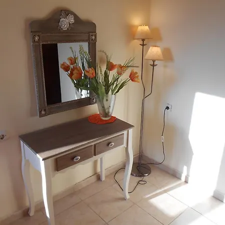 Niki's Guest house 2*
